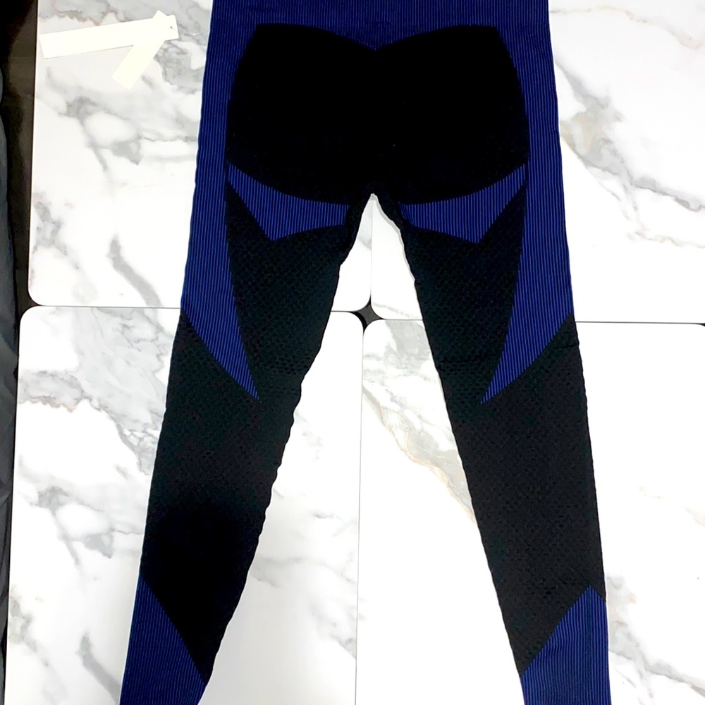 Blue and black spandex active wear